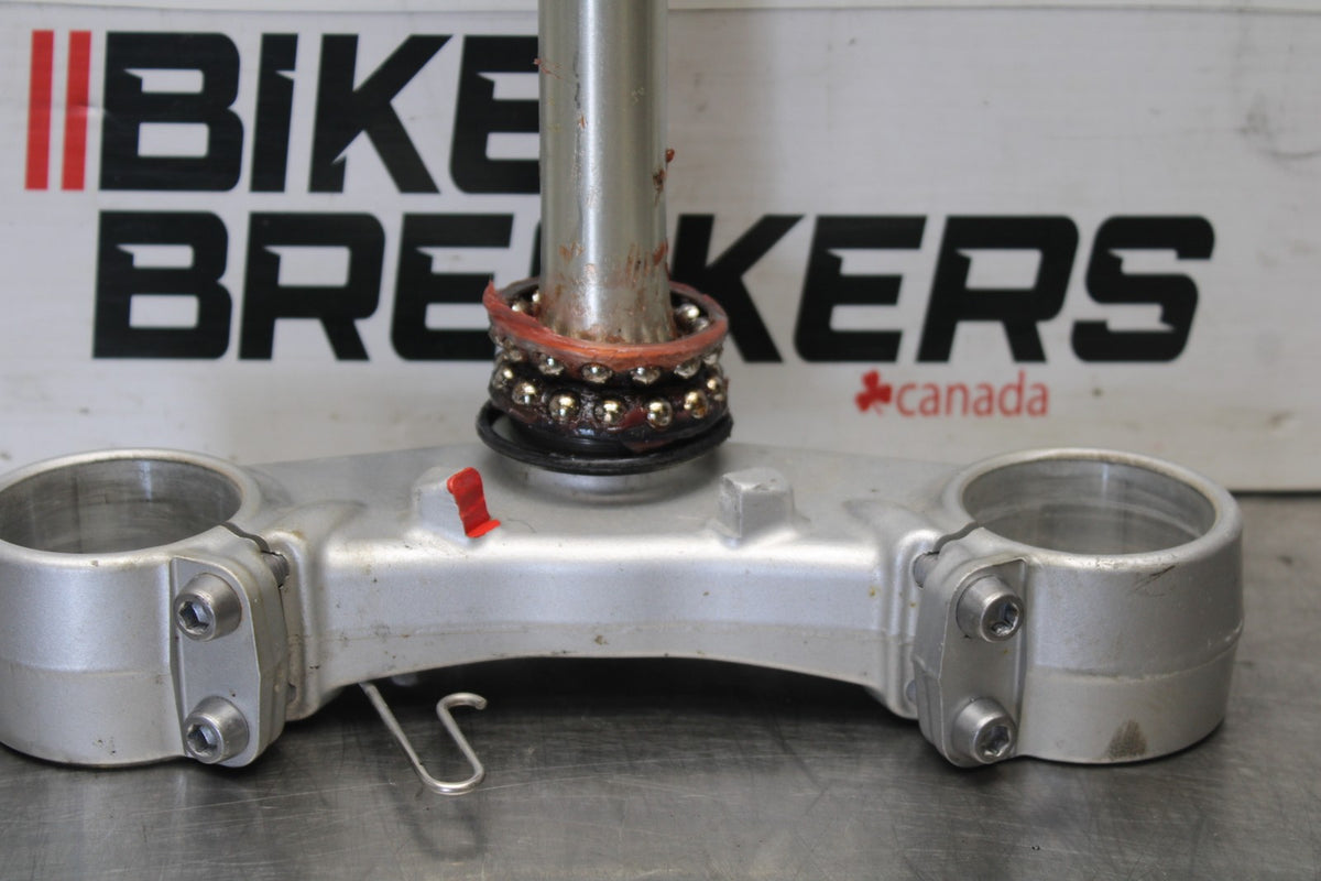 12 TRIUMPH STREET TRIPLE R FRONT FORKS CLAMP LOWER TRIPLE TREE STEM BB914