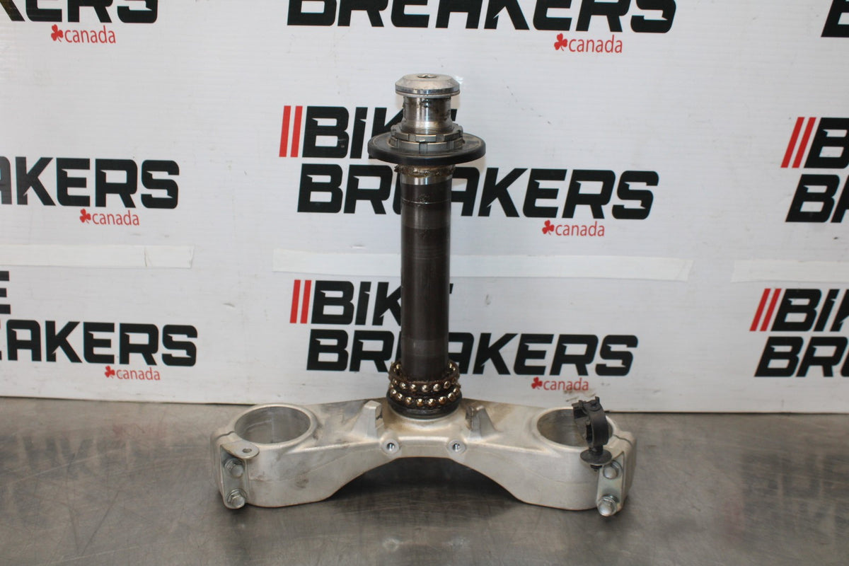 09 KAWASAKI CONCOURS 14 ZG1400B FRONT FORKS CLAMP LOWER TRIPLE TREE STEM BB875