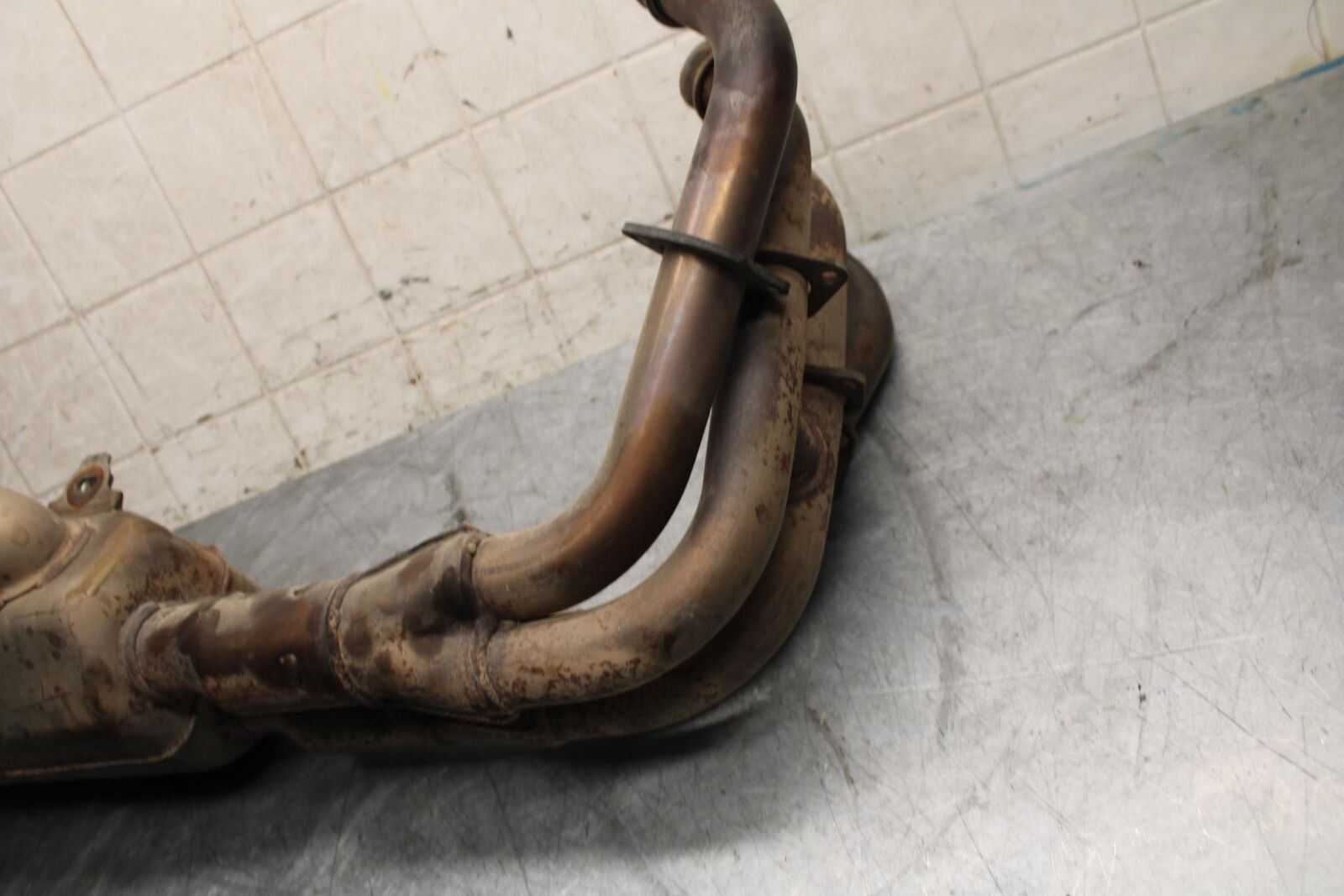 2009 Yamaha YZF R6 EXHAUST HEADER PIPES MANIFOLD 13S-14610-00-00 BB532