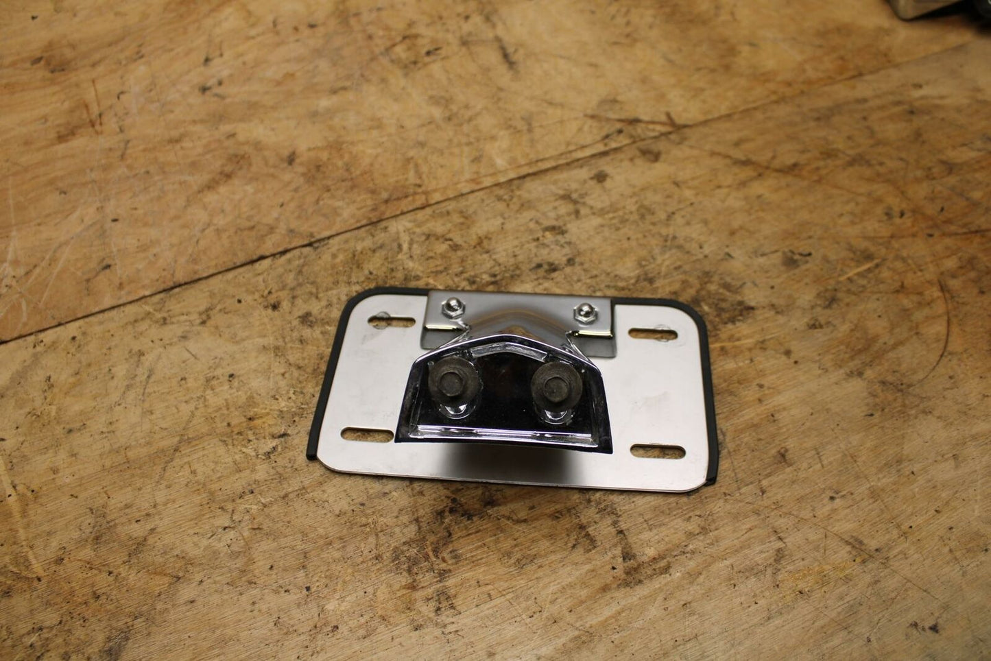 05-09 SUZUKI BOULEVARD C90 LICENSE PLATE HOLDER BB332