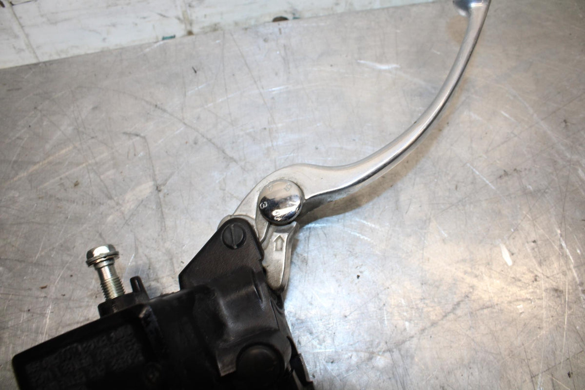03 KAWASAKI ZX12R FRONT BRAKE MASTER CYLINDER w/ LEVER BB472