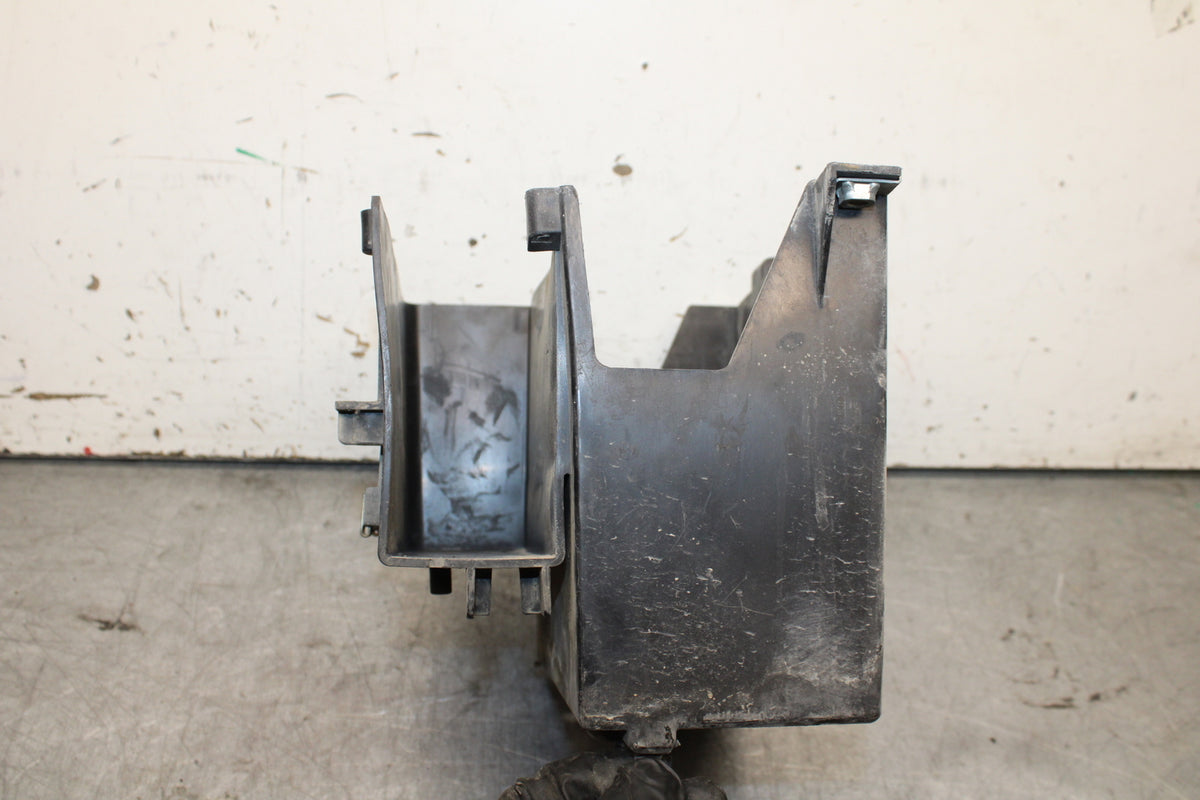 02-04 HONDA VTX1800S BATTERY TRAY BOX HOLDER BB712