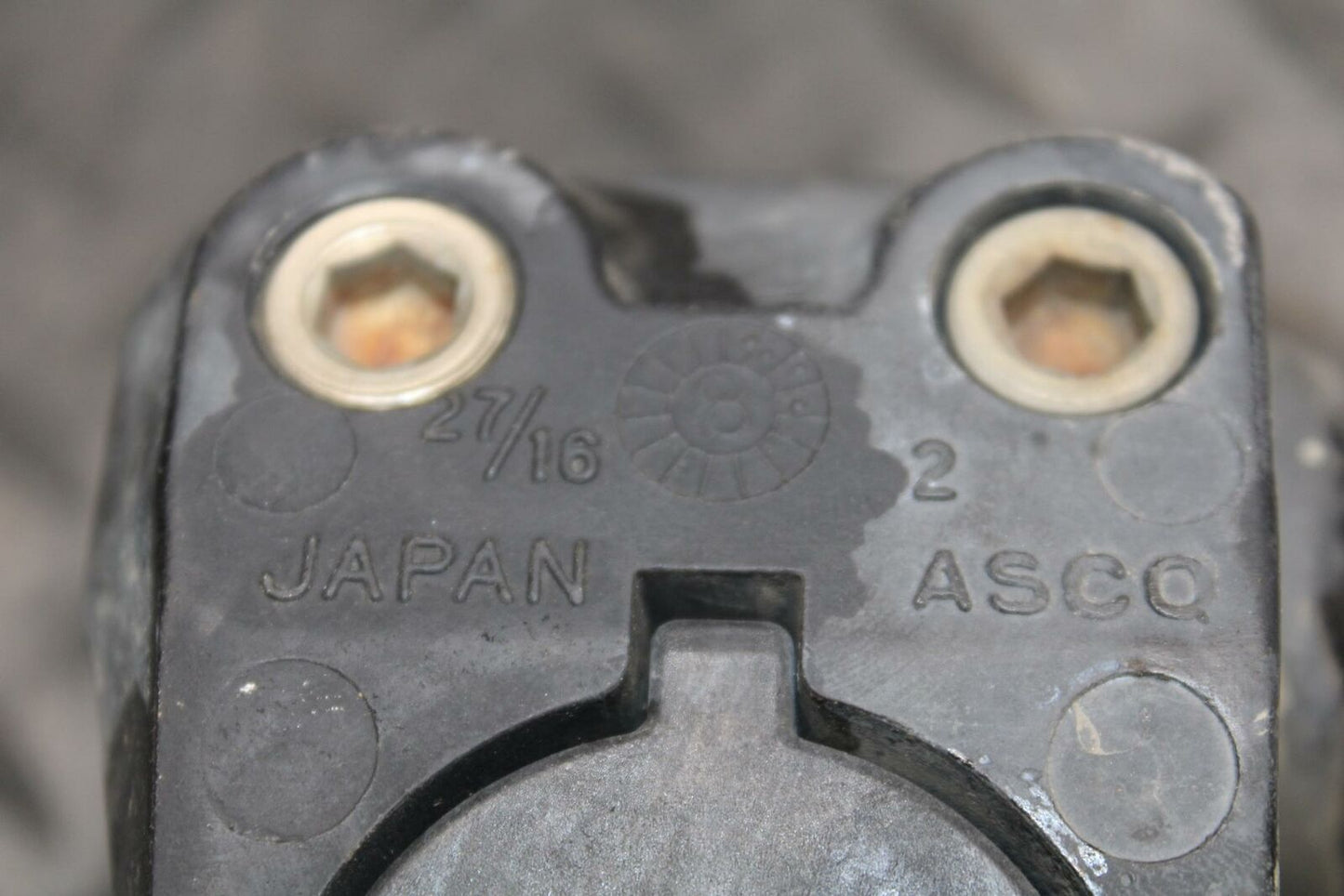 78 SUZUKI GS550E FRONT BRAKE CALIPER  BB212
