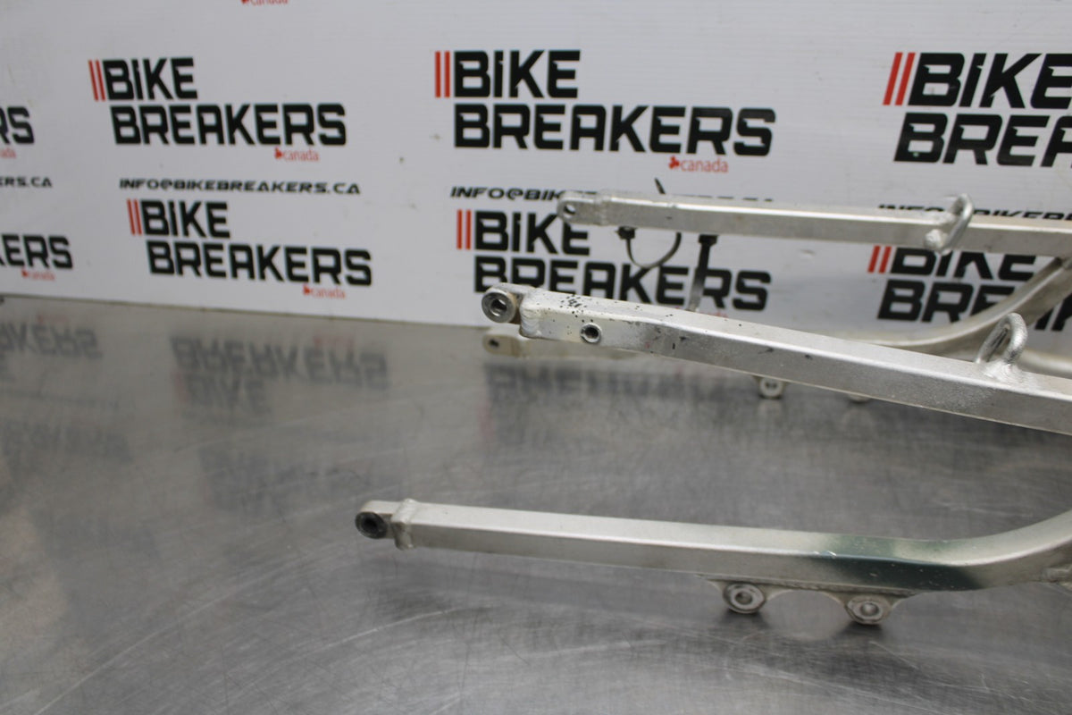 01-03 SUZUKI GSXR600 REAR SUBFRAME BACK SUB FRAME BB841