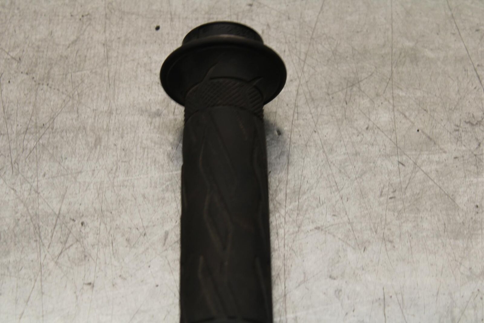 2015 Suzuki GSXR750 RIGHT THROTTLE GRIP BB595