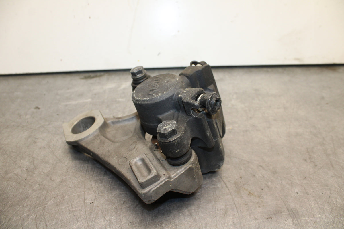 09-14 YAMAHA YZF R1 REAR BACK BRAKE CALIPER W MOUNT BRACKET BB118