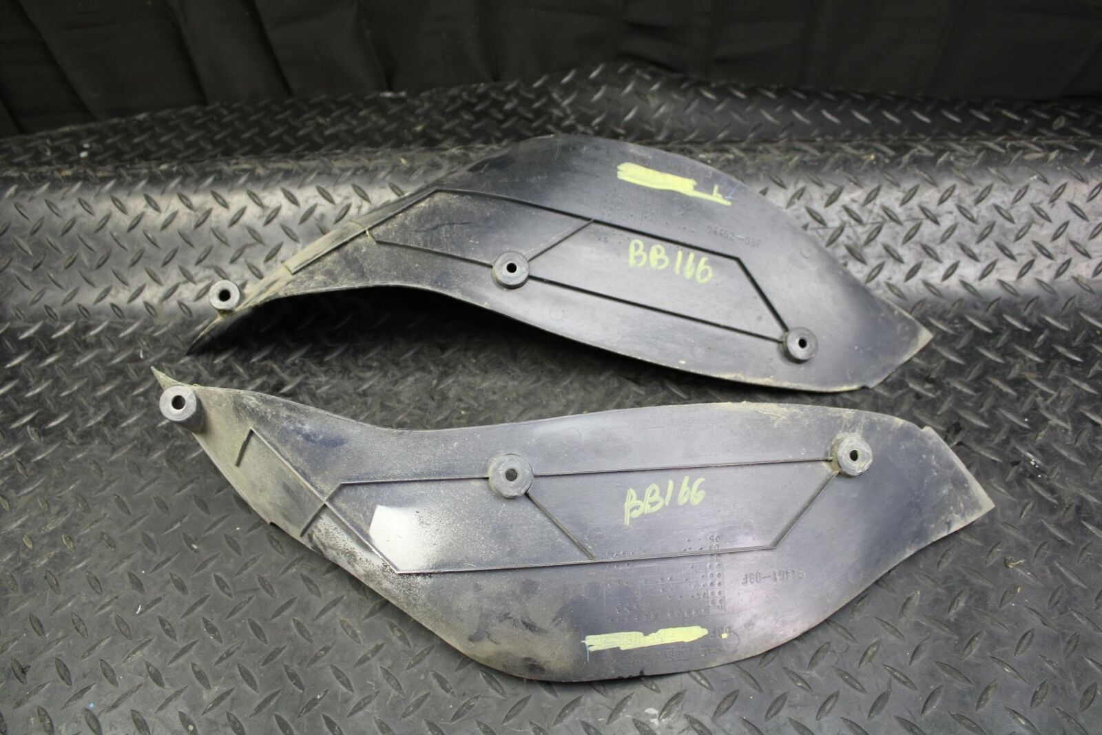 05-06 SUZUKI KATANA 750 GSX750F  INNER FAIRINGS COWLS PANELS TRIMS bb166