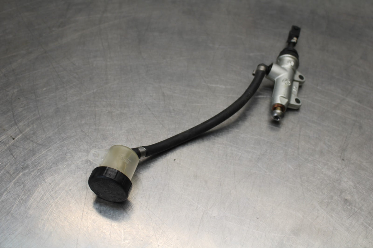20-23 BMW F900R REAR BACK BRAKE MASTER CYLINDER W RESERVOIR BB923