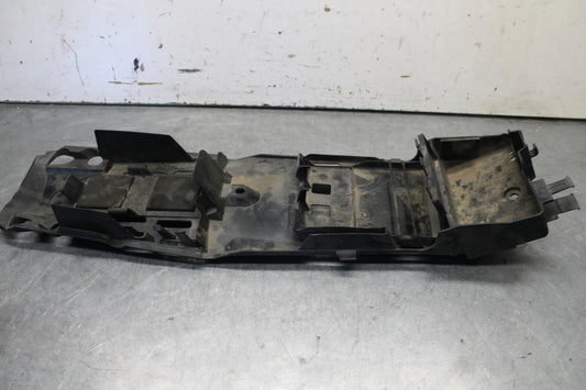 05-06 SUZUKI GSXR1000 REAR BACK TAIL UNDERTAIL BATTERY TRAY 63111-41G01 BB663