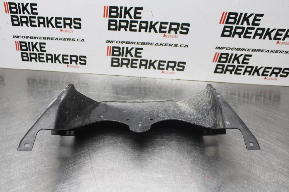08 SUZUKI SV650 LOWER FRONT UPPER INNER HEADLIGHT COWL FAIRING  BB846