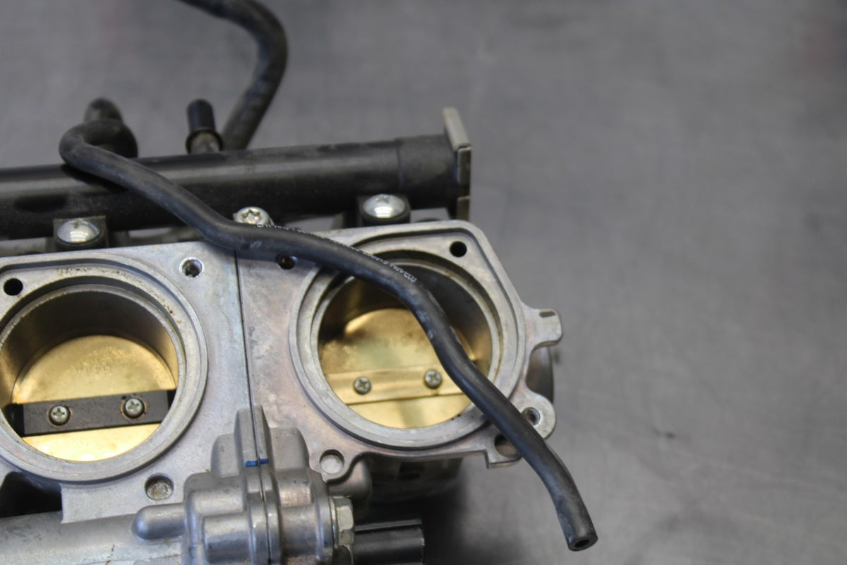20 TRIUMPH STREET TRIPLE 765 MAIN FUEL INJECTORS / THROTTLE BODIES BB864