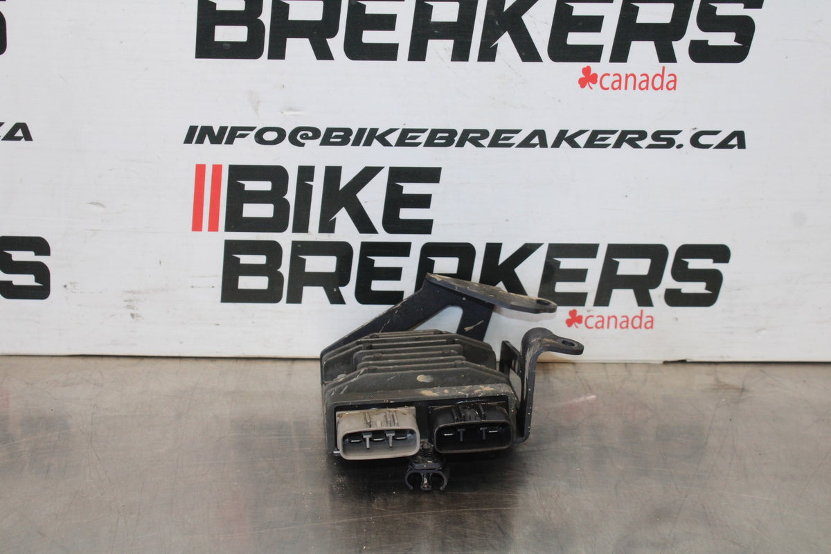 20 TRIUMPH STREET TRIPLE 765 RECTIFIER VOLTAGE REGULATOR BB864