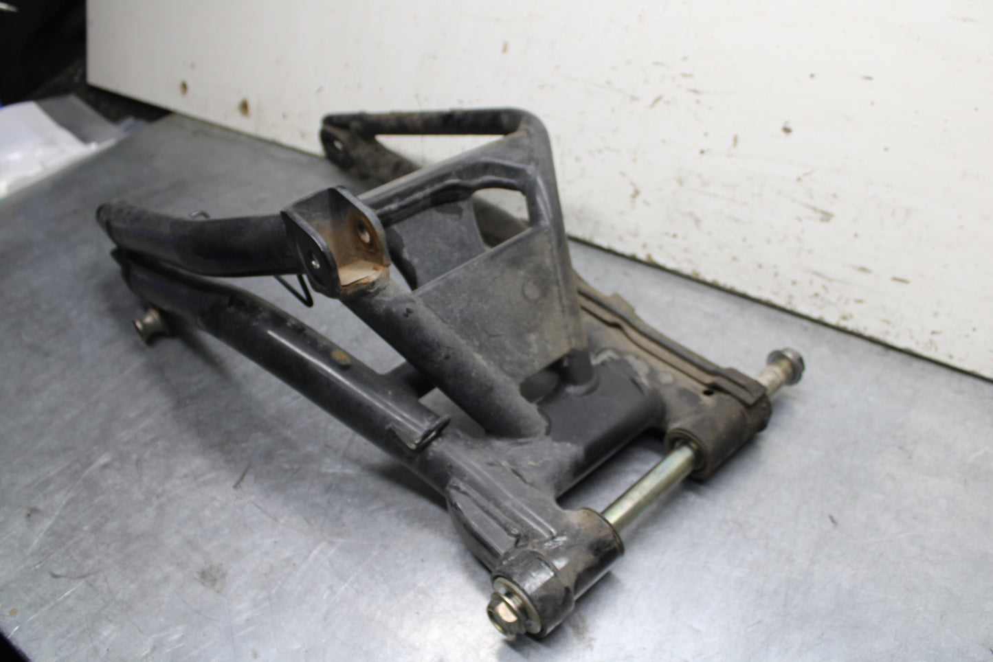 14-15 KAWASAKI NINJA 650 EX650F ABS REAR SWINGARM SUSPENSION SWING ARM BB741