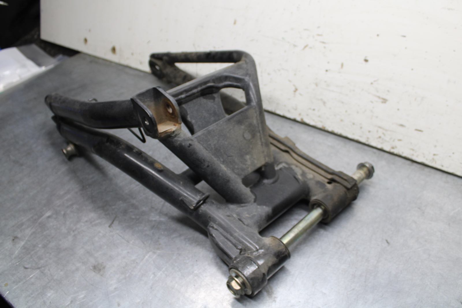 14-15 KAWASAKI NINJA 650 EX650F ABS REAR SWINGARM SUSPENSION SWING ARM BB741