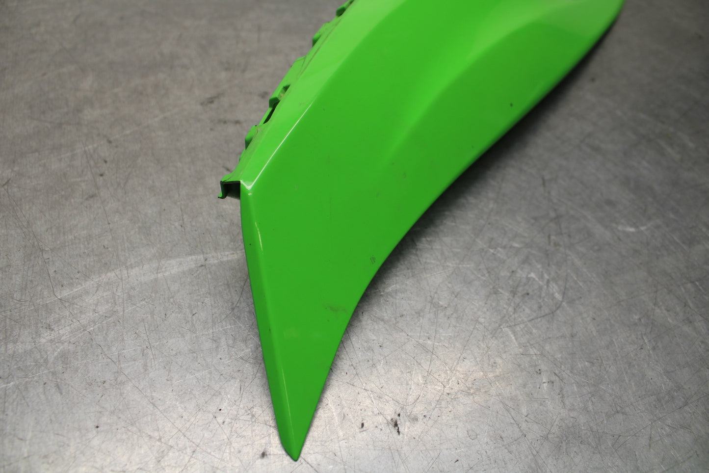 16 KAWASAKI NINJA ZX10R RIGHT REAR BACK TAIL FAIRING COWL 36001-0641-51B  BB650