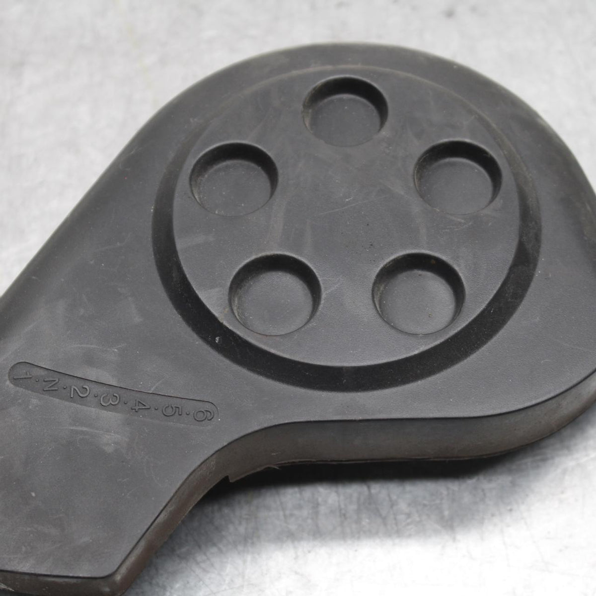 01-06 HONDA CBR600F4I ENGINE SPROCKET COVER BB644