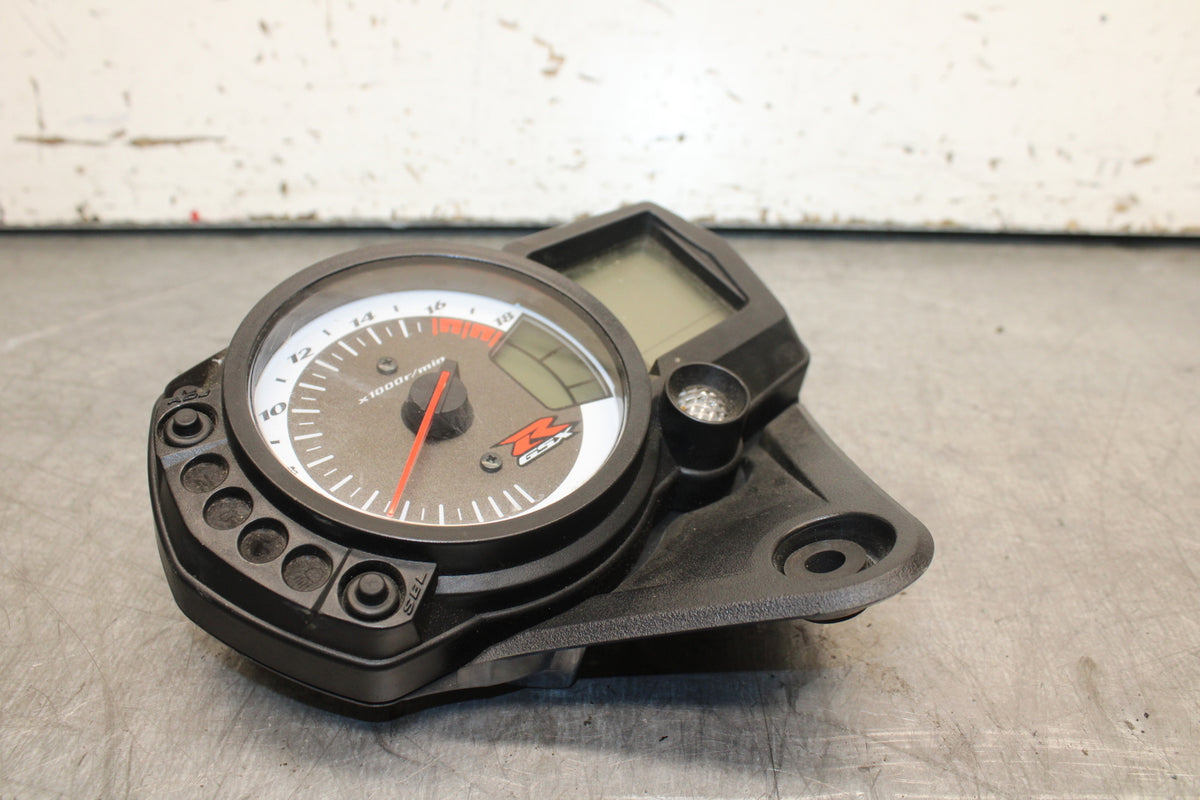 06-07 SUZUKI GSXR 600 SPEEDO TACH GAUGES CLUSTER SPEEDOMETER TACHOMETER BB243