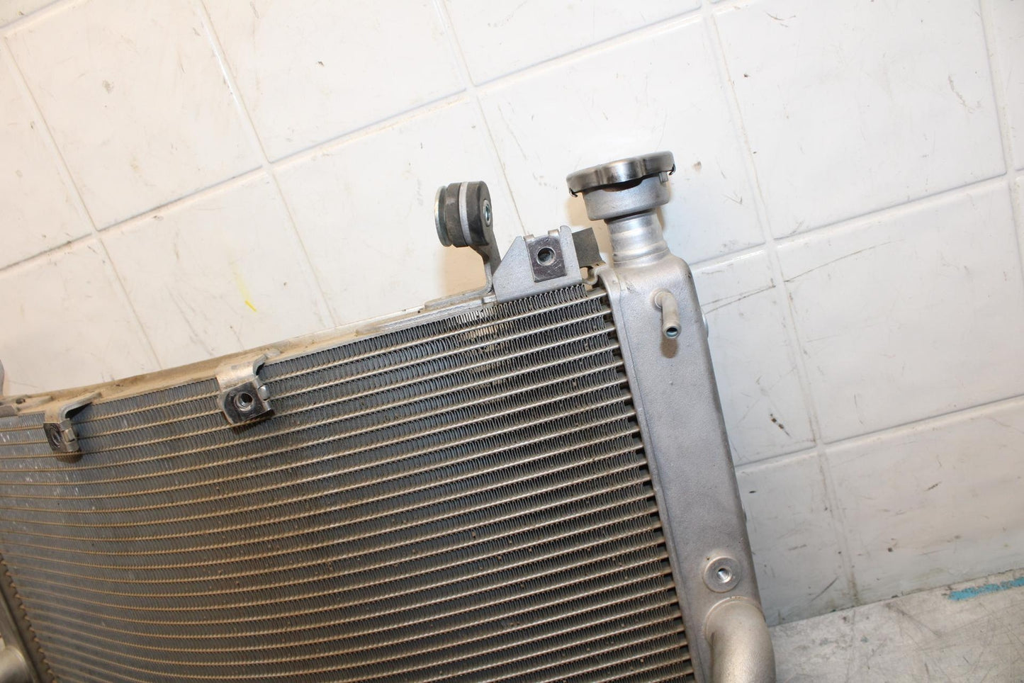 18 YAMAHA YZF R1  ENGINE RADIATOR MOTOR COOLER COOLING RADIATER BB473
