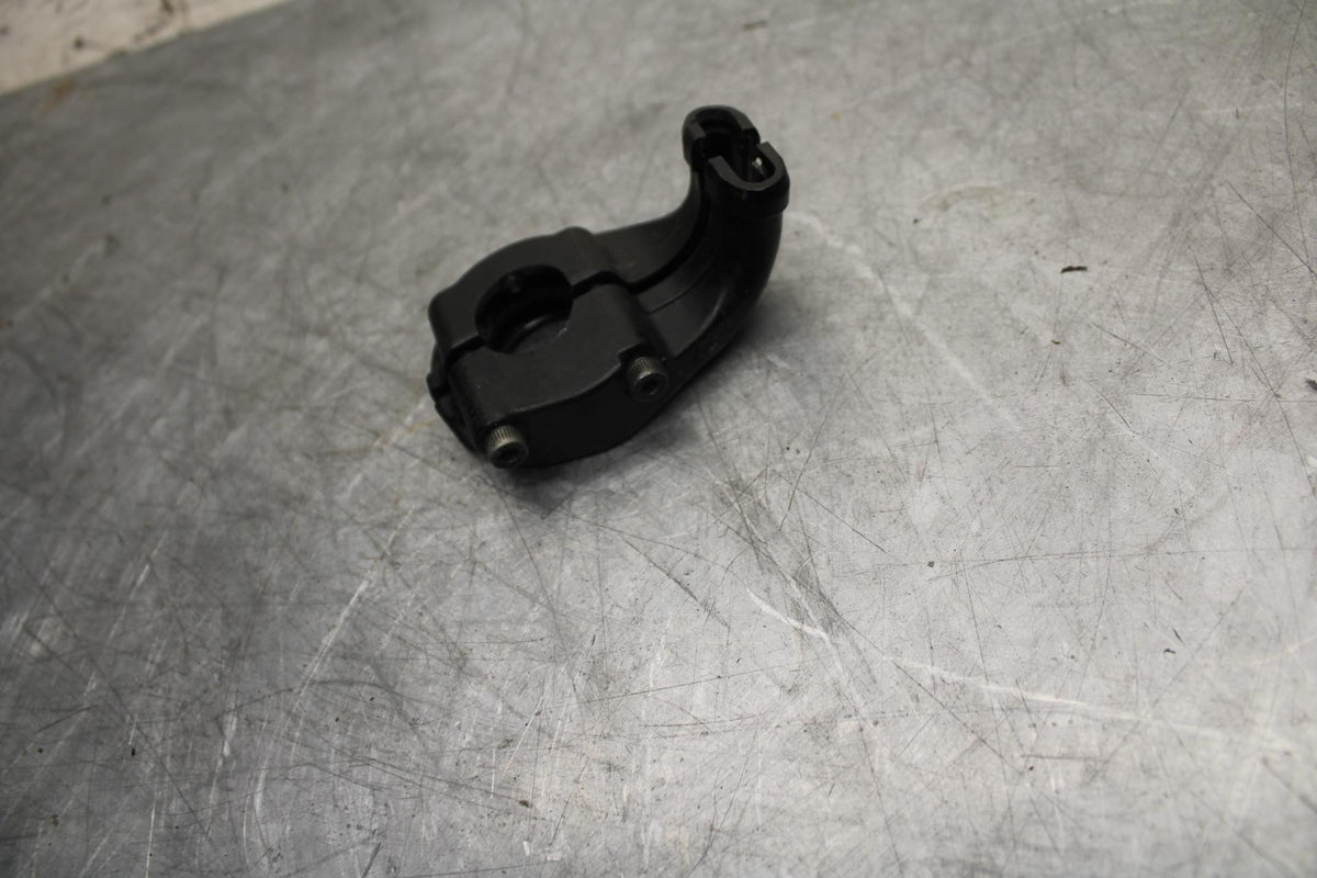 2016 Yamaha XSR900 ABS THROTTLE CABLE LINE HOUSING GUIDE BB516