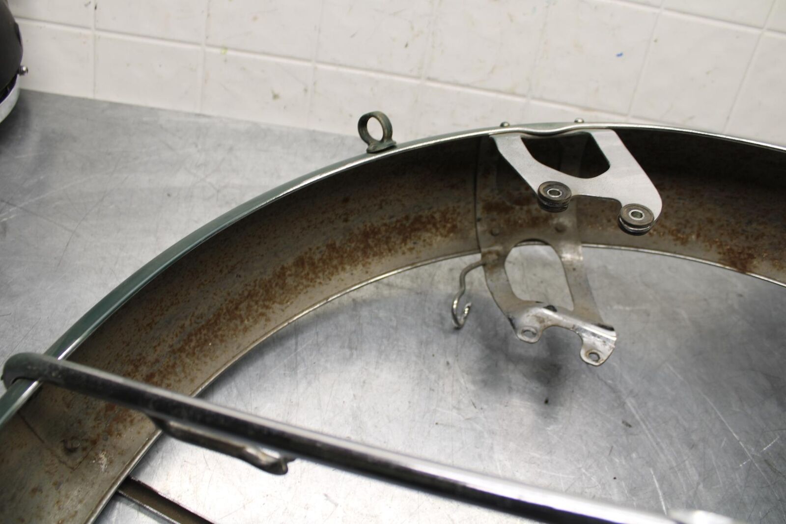 1977 Honda CB550K --- FRONT WHEEL FENDER COWL FAIRING 61100-390-671 BB592