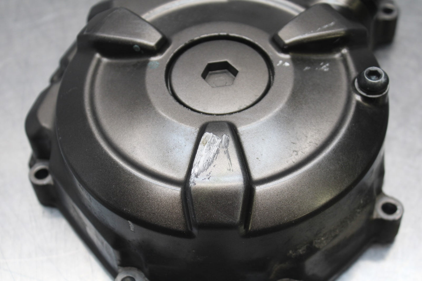 14-17 YAMAHA FZ07 STATOR MAGNETO ALTERNATOR GENERATOR COVER BB766