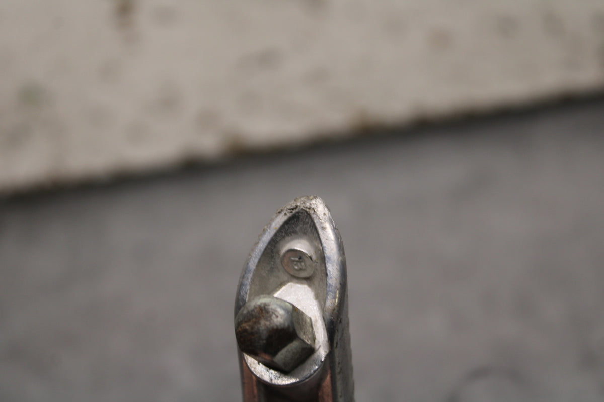 06-07 SUZUKI GSXR750 RIGHT FRONT FOOT REST PEG STEP BB110