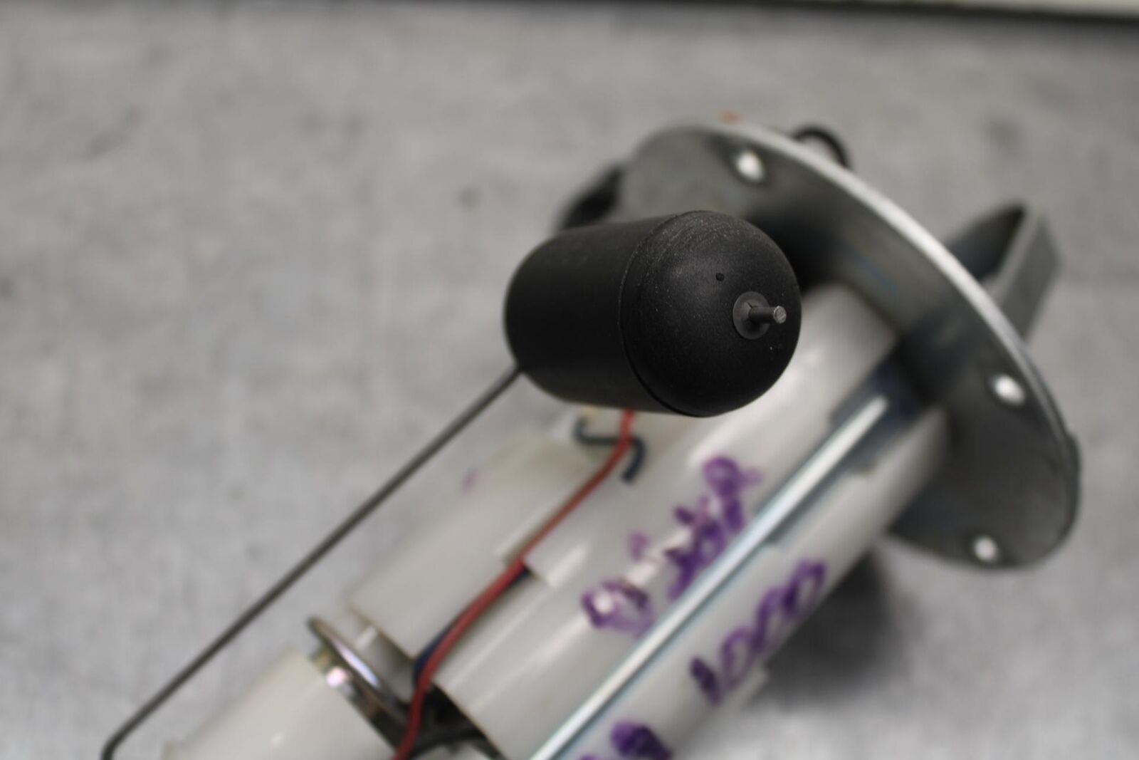 09-11 SUZUKI GSXR 1000 FUEL PUMP GAS PETROL SENDER UNIT 15100-47H00  BB96