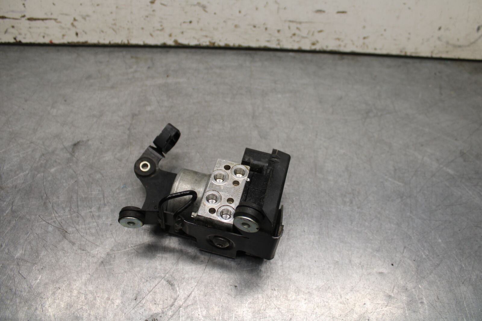 13-17 KAWASAKI NINJA ZX6R ZX636E ABS PUMP UNIT MODULE BB735