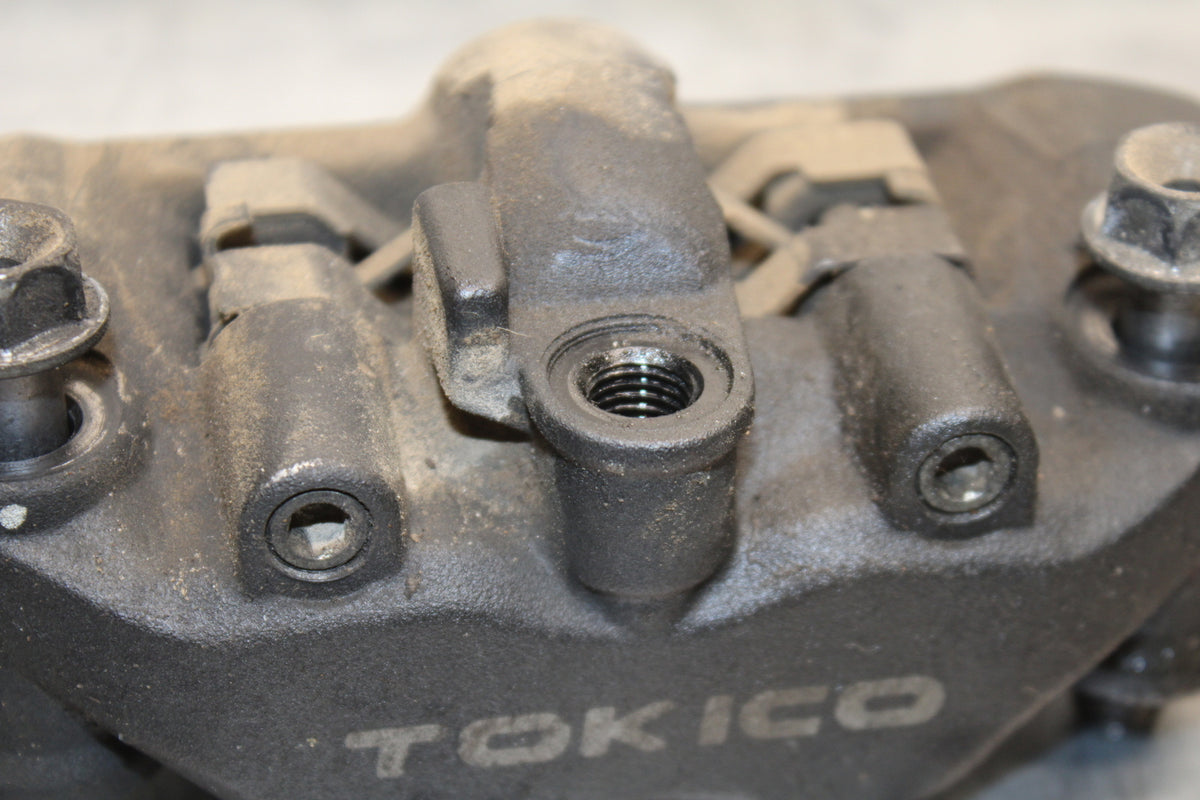 05-06 HONDA CBR600RR RIGHT LEFT FRONT BRAKE CALIPER SET PAIR CALIPERS BB739