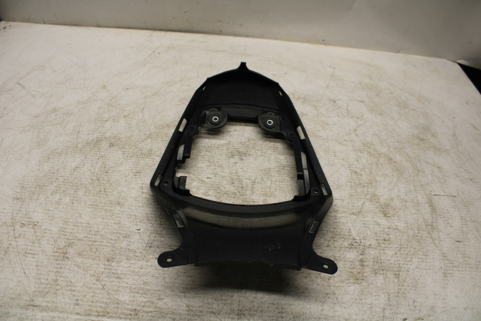 11-19 SUZUKI GSXR600 CENTER REAR BACK TAIL FAIRING COWL BB371