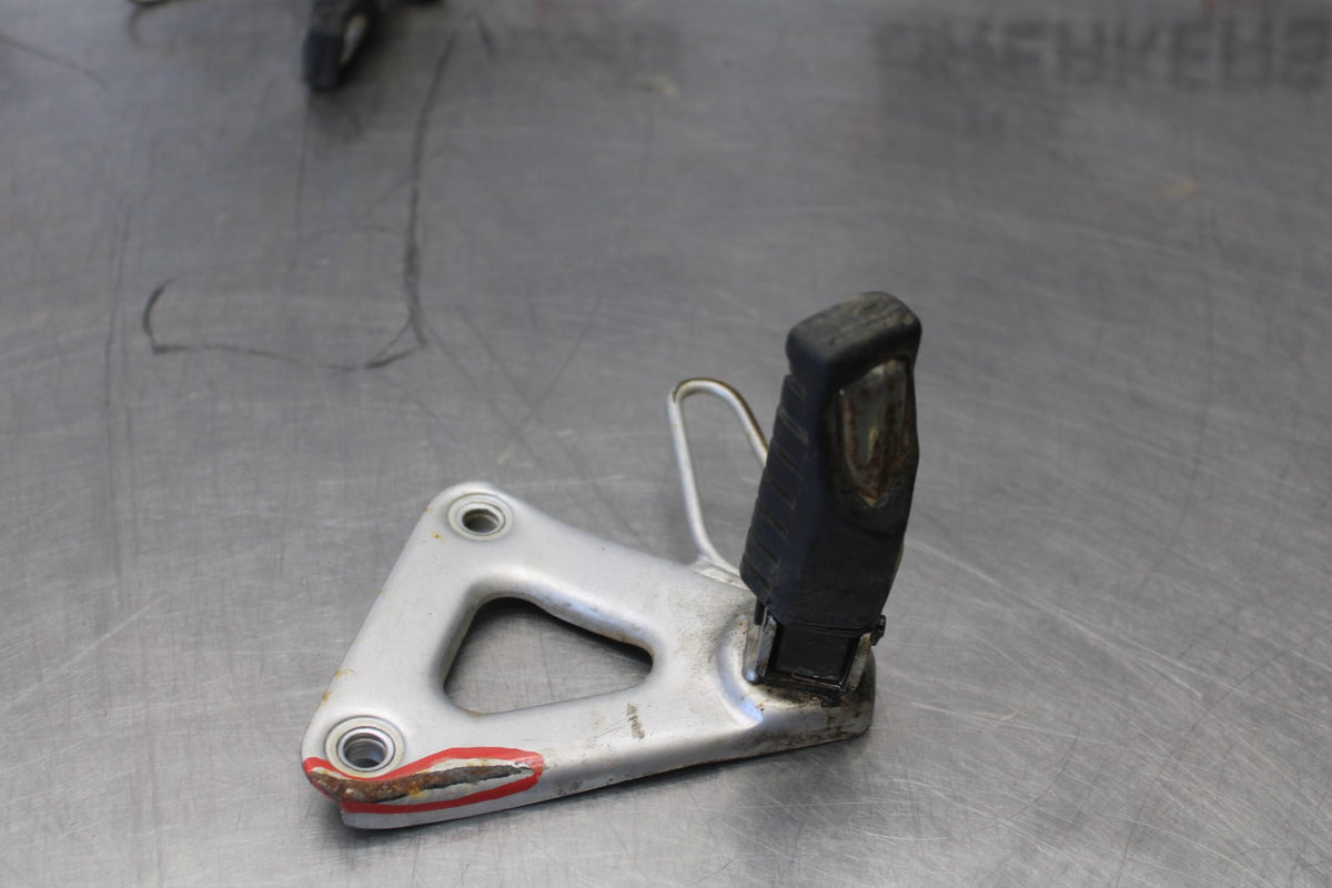 06 KAWASAKI KLR650 REAR BACK PASSENGER PEG SET PAIR BB919