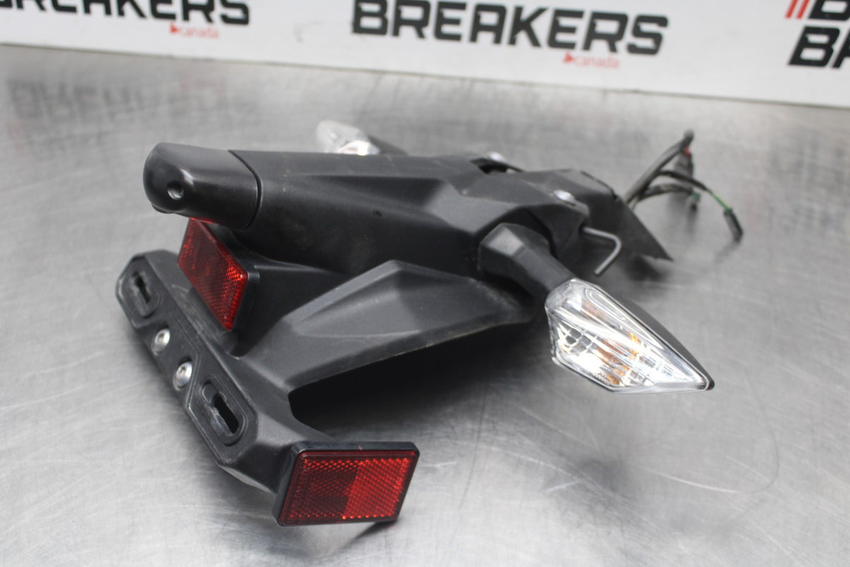18-26 KAWASAKI Z400 REAR BACK FENDER MUD GUARD BB852