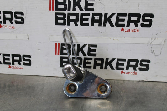 03 HONDA SHADOW SPIRIT 750 VT750DC RIGHT FRONT FOOT REST PEG STEP BB907