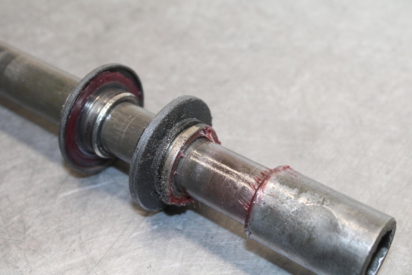00-01 YAMAHA YZF R1 FRONT WHEEL RIM AXLE PIVOT BOLT BB755