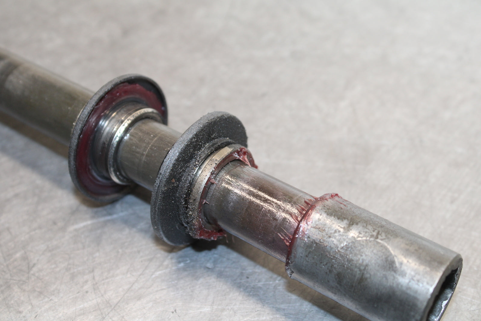 00-01 YAMAHA YZF R1 FRONT WHEEL RIM AXLE PIVOT BOLT BB755