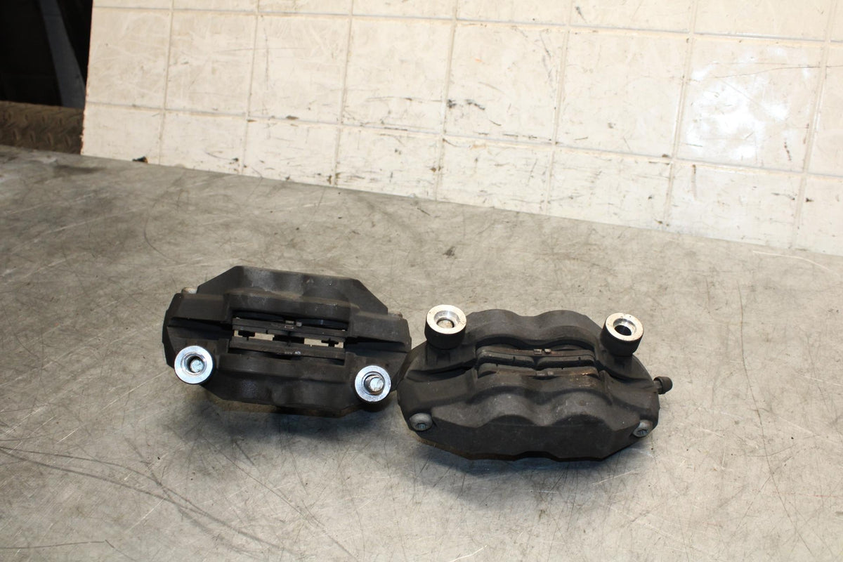 06-07 SUZUKI GSXR600 RIGHT LEFT FRONT BRAKE CALIPER SET PAIR CALIPERS BB543