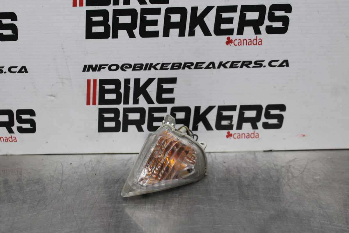 05-06 SUZUKI GSXR1000 RIGHT REAR BACK TURN SIGNAL LIGHT INDICATOR BB773