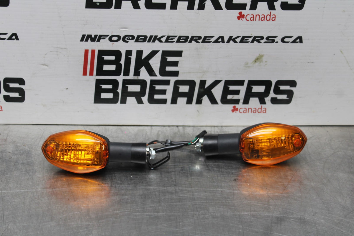 18 SUZUKI GSXR1000 FRONT LEFT RIGHT TURN SIGNALS LIGHT INDICATORS BB642