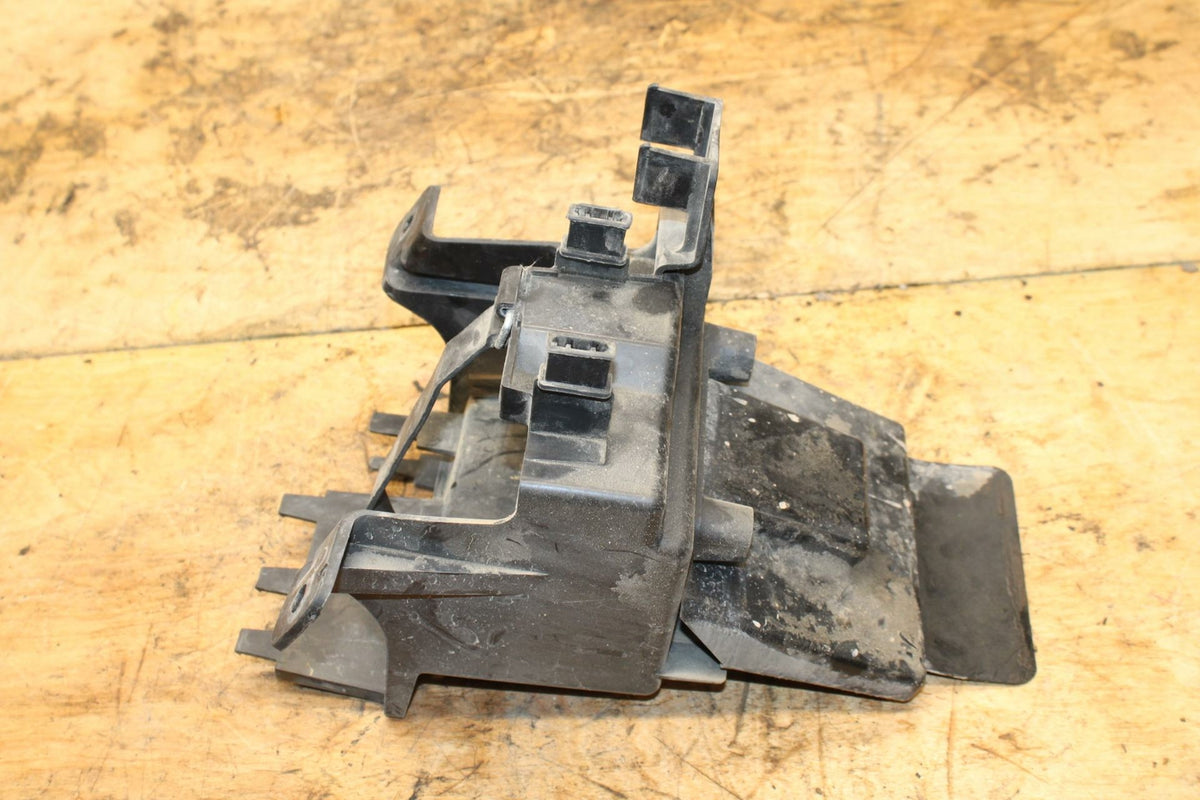 07-11 SUZUKI VSTROM 650 REAR BACK TAIL UNDERTAIL BATTERY TRAY PLASTIC BB340
