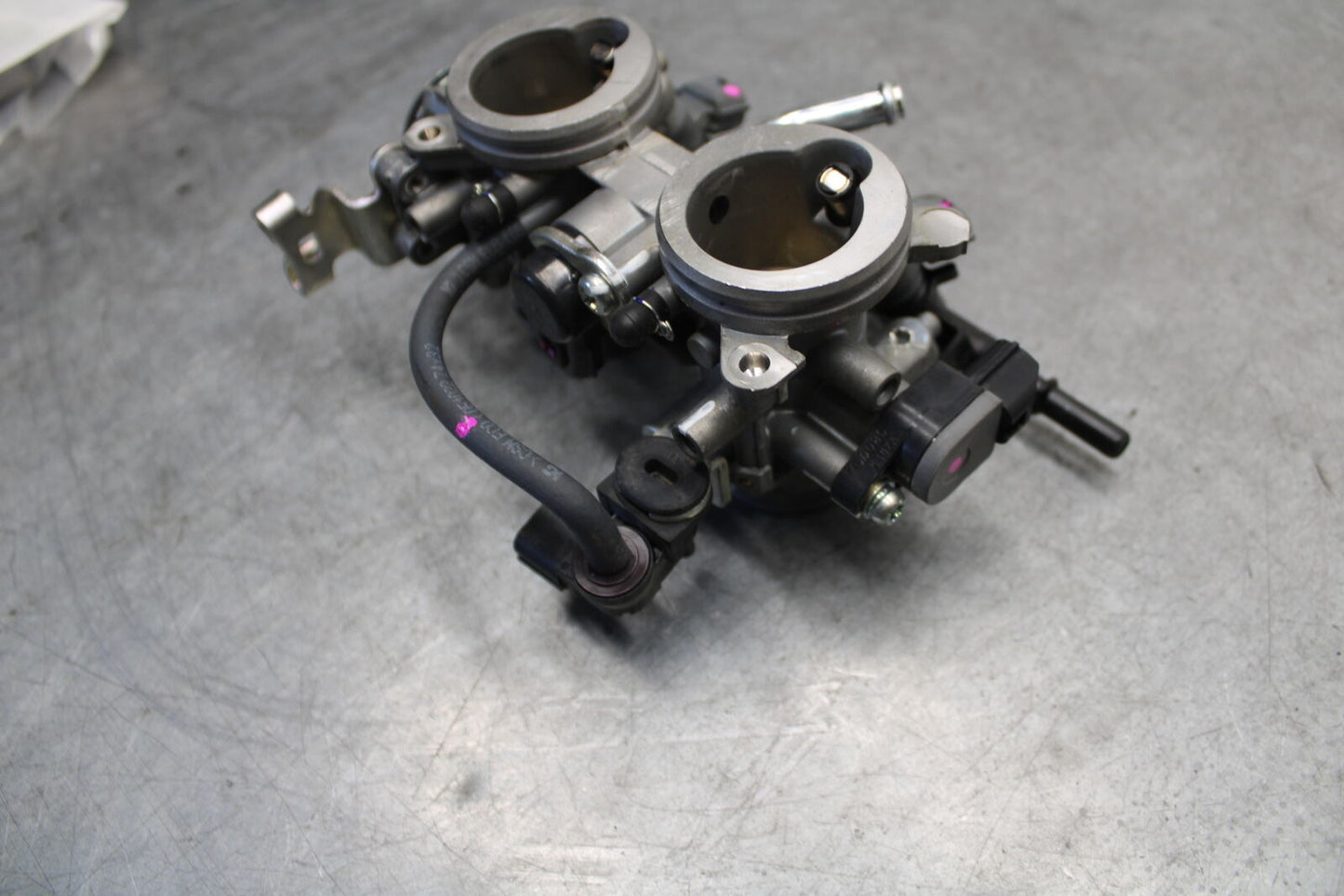 18-23 KAWASAKI NINJA 400 MAIN FUEL INJECTORS / THROTTLE BODIES BB660