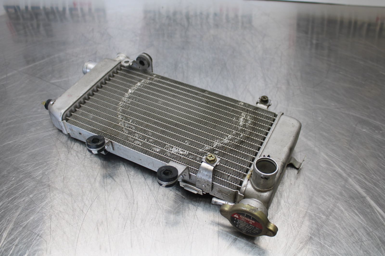 98-05 HONDA SUPER HAWK 1000 VTR1000F RIGHT ENGINE RADIATOR MOTOR COOLER BB152