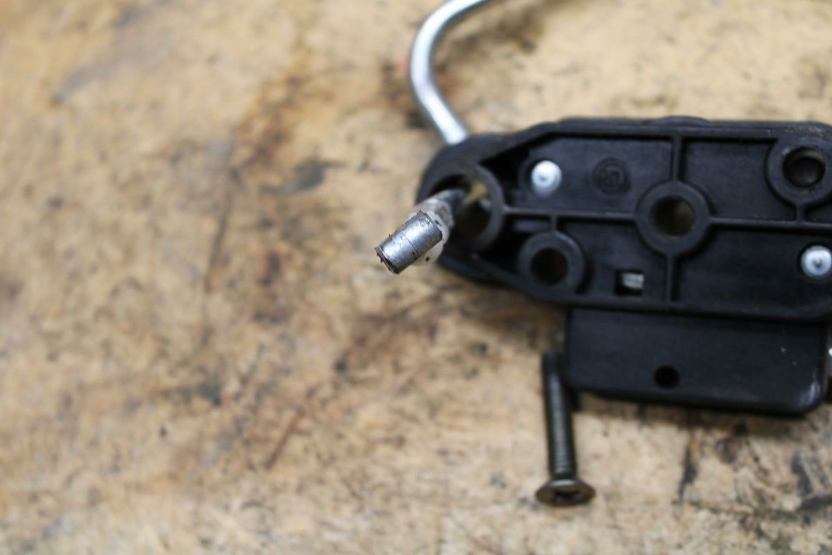 07-11 SUZUKI VSTROM 650 REAR PASSENGER SEAT LATCH LOCK ASSEMBLY BB340