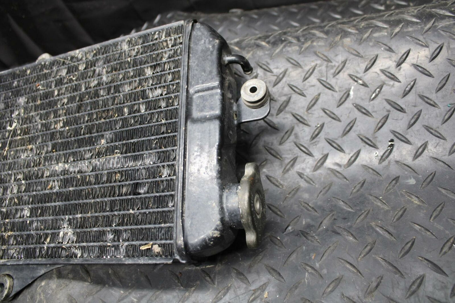 2004 Yamaha Banshee 350 YFZ350 ENGINE RADIATOR MOTOR COOLER  RADIATER BB232