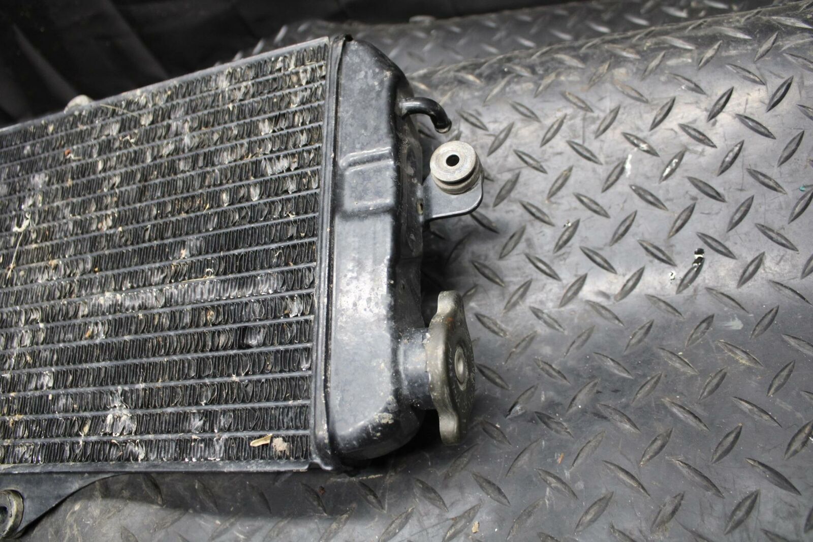 2004 Yamaha Banshee 350 YFZ350 ENGINE RADIATOR MOTOR COOLER  RADIATER BB232