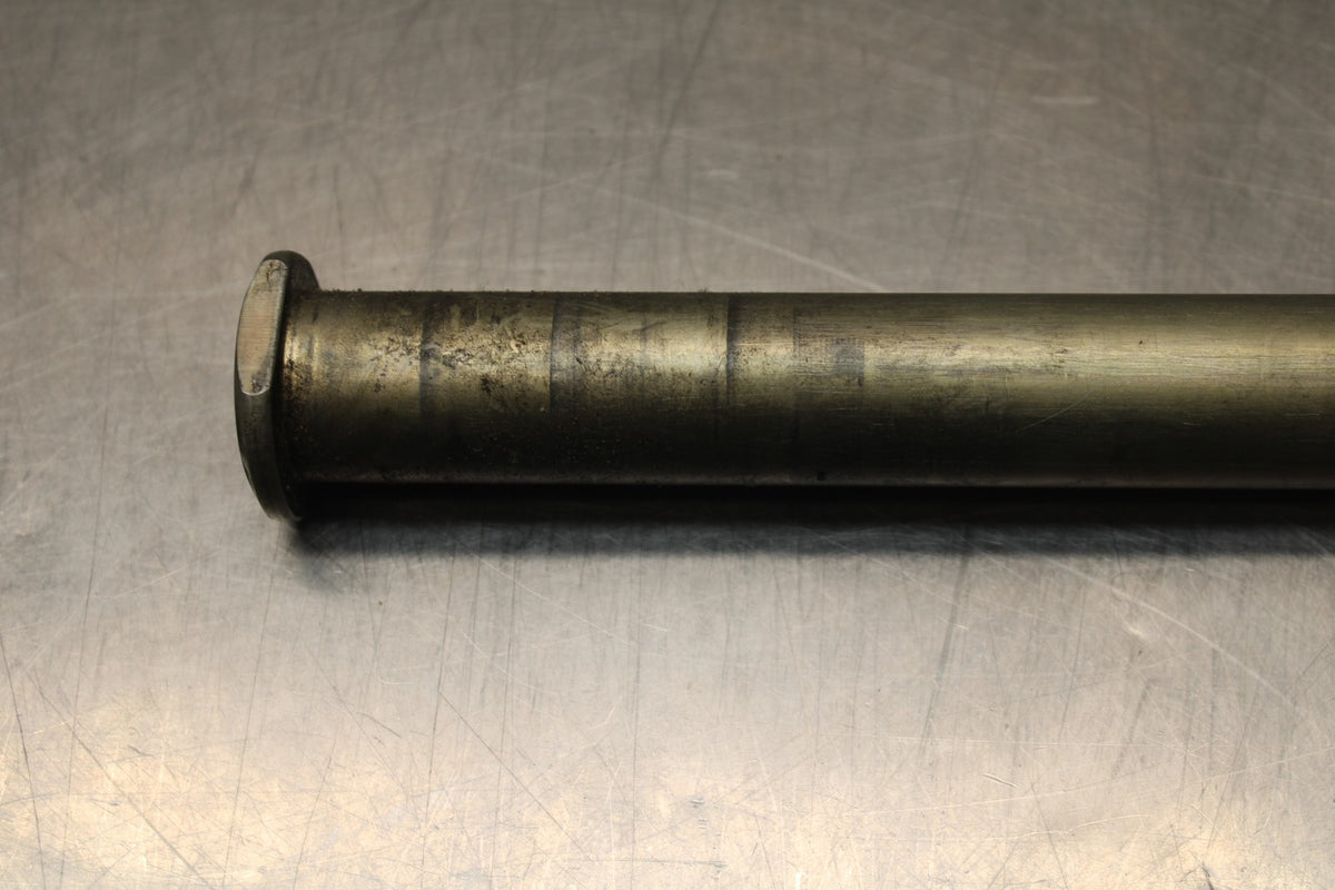 06-07 SUZUKI GSXR750 REAR AXLE BACK WHEEL RIM PIVOT BOLT AXEL BB811-B