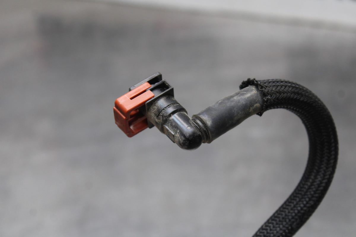 23-26 KAWASAKI NINJA ZX4RR FUEL HOSE GAS LINE TUBE PIPE BB872