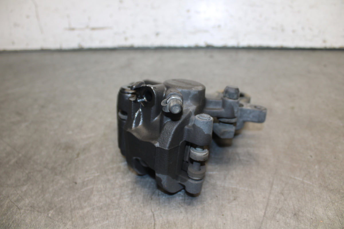 19-23 KAWASAKI NINJA ZX6R REAR BACK BRAKE CALIPER W MOUNT BRACKET BB701