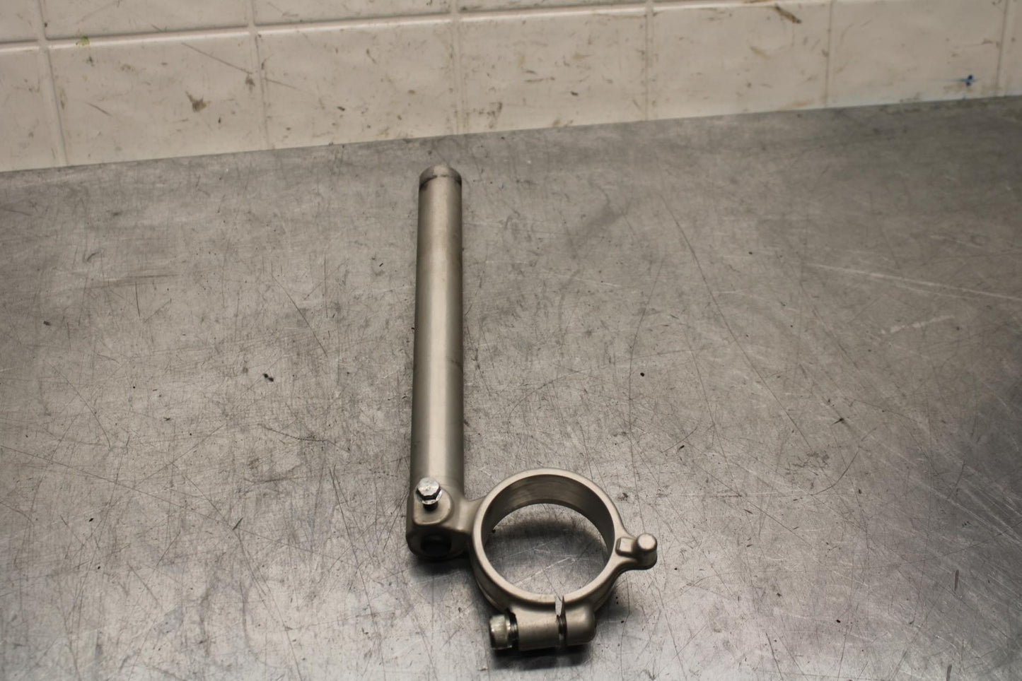 2008 Suzuki GSXR600 RIGHT CLIP ON HANDLEBAR 56111-01H10 BB593