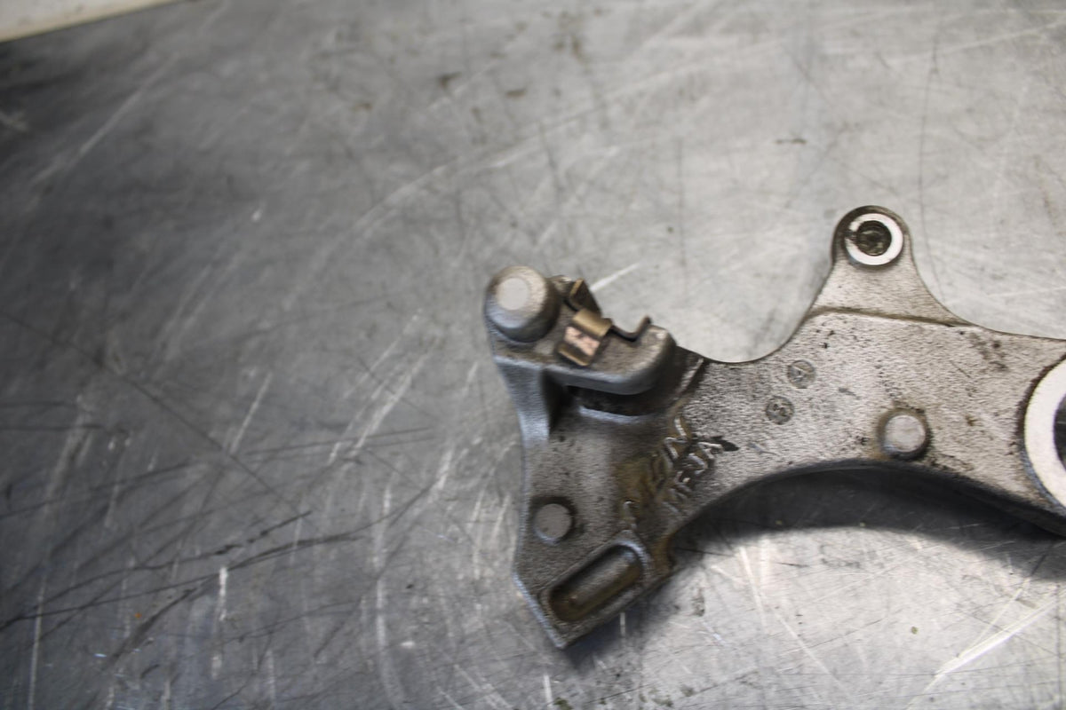 2011 Honda CBR600RR REAR BRAKE CALIPER HANGER BACK MOUNTING BRACKET BB520