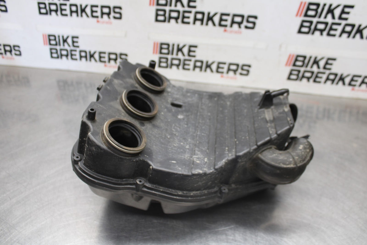 05-08 TRIUMPH SPEED TRIPLE 1050 AIRBOX AIR INTAKE FILTER BOX BB933
